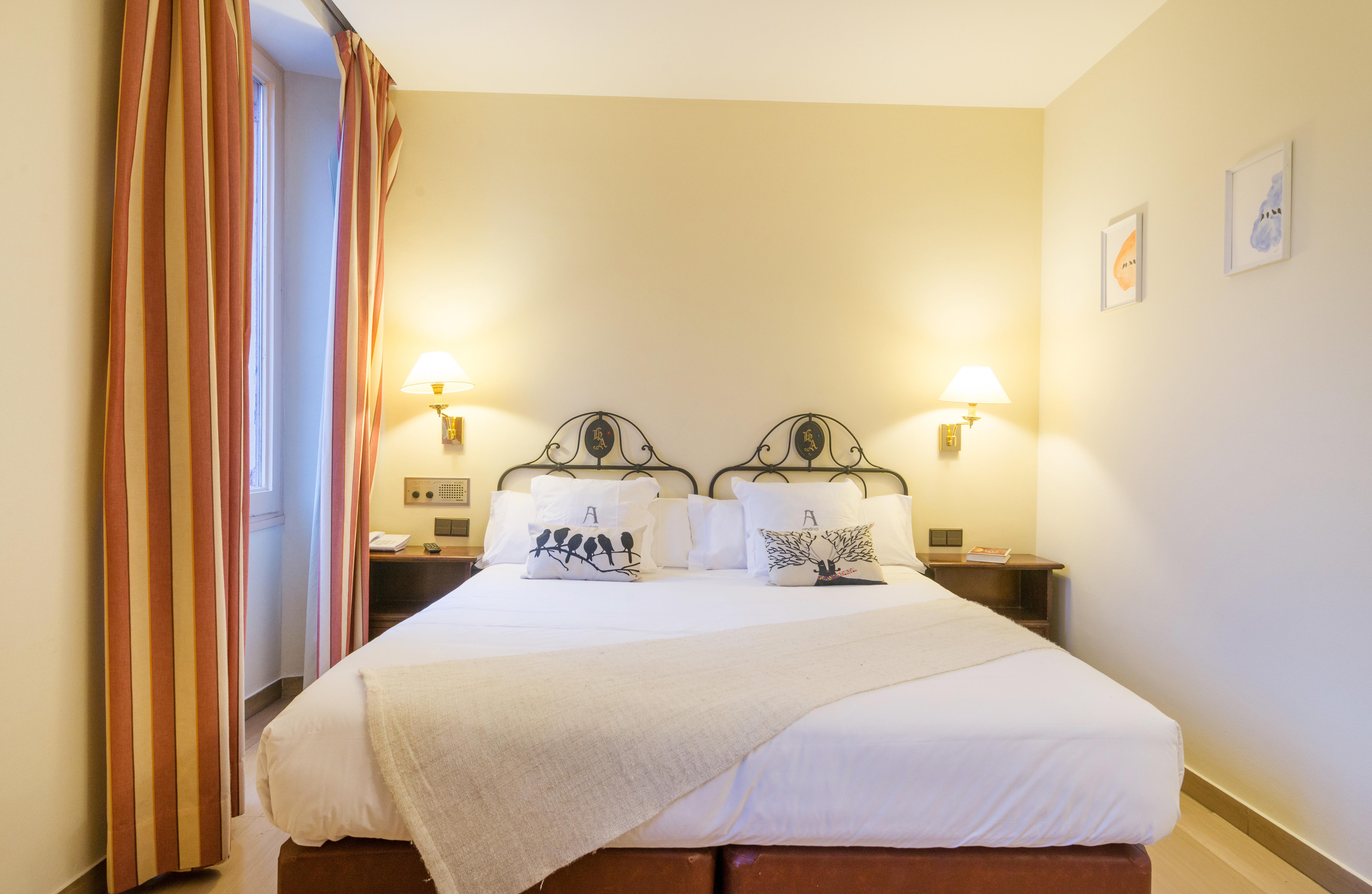 Hotel Andria Ла Сеу д'Ургел Екстериор снимка