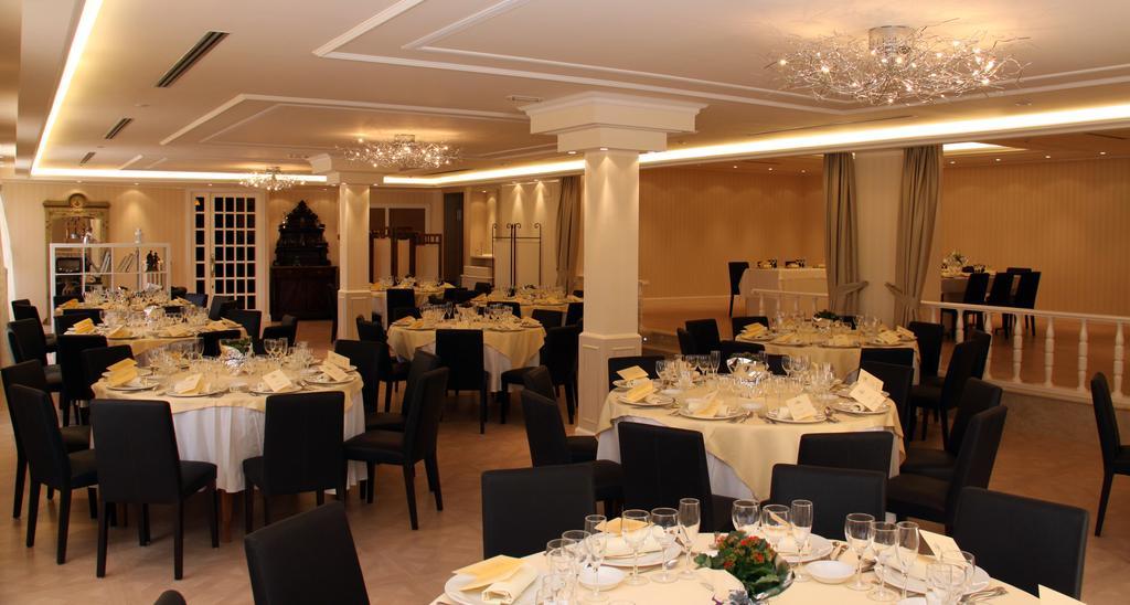 Hotel Andria Ла Сеу д'Ургел Екстериор снимка