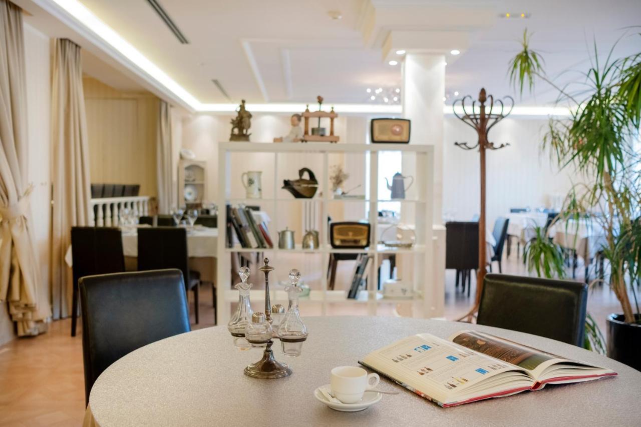 Hotel Andria Ла Сеу д'Ургел Екстериор снимка